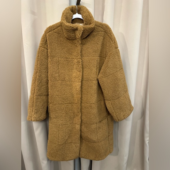 FRAME
Quilted teddy fleece coat NWOT - Picture 2 of 10